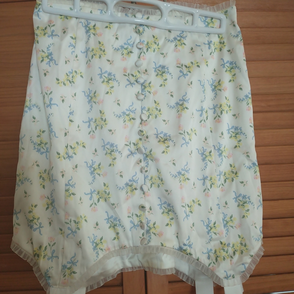 VS For Love & Lemons Charlotte Half Slip w/Garter Skirt Small